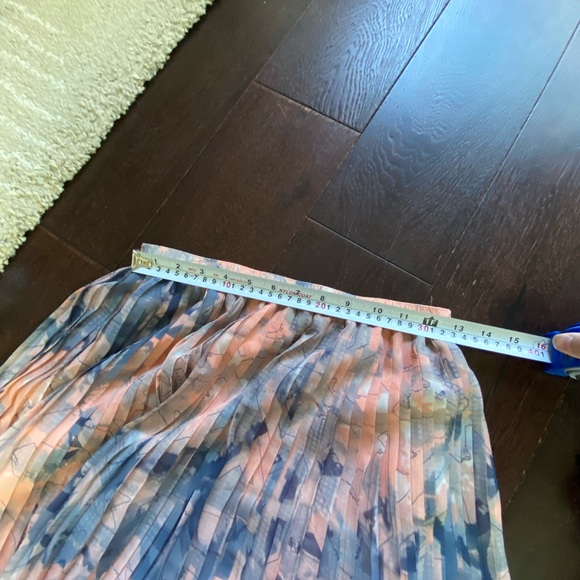 BCBGeneration pleated mini skirt - Picture 3 of 6